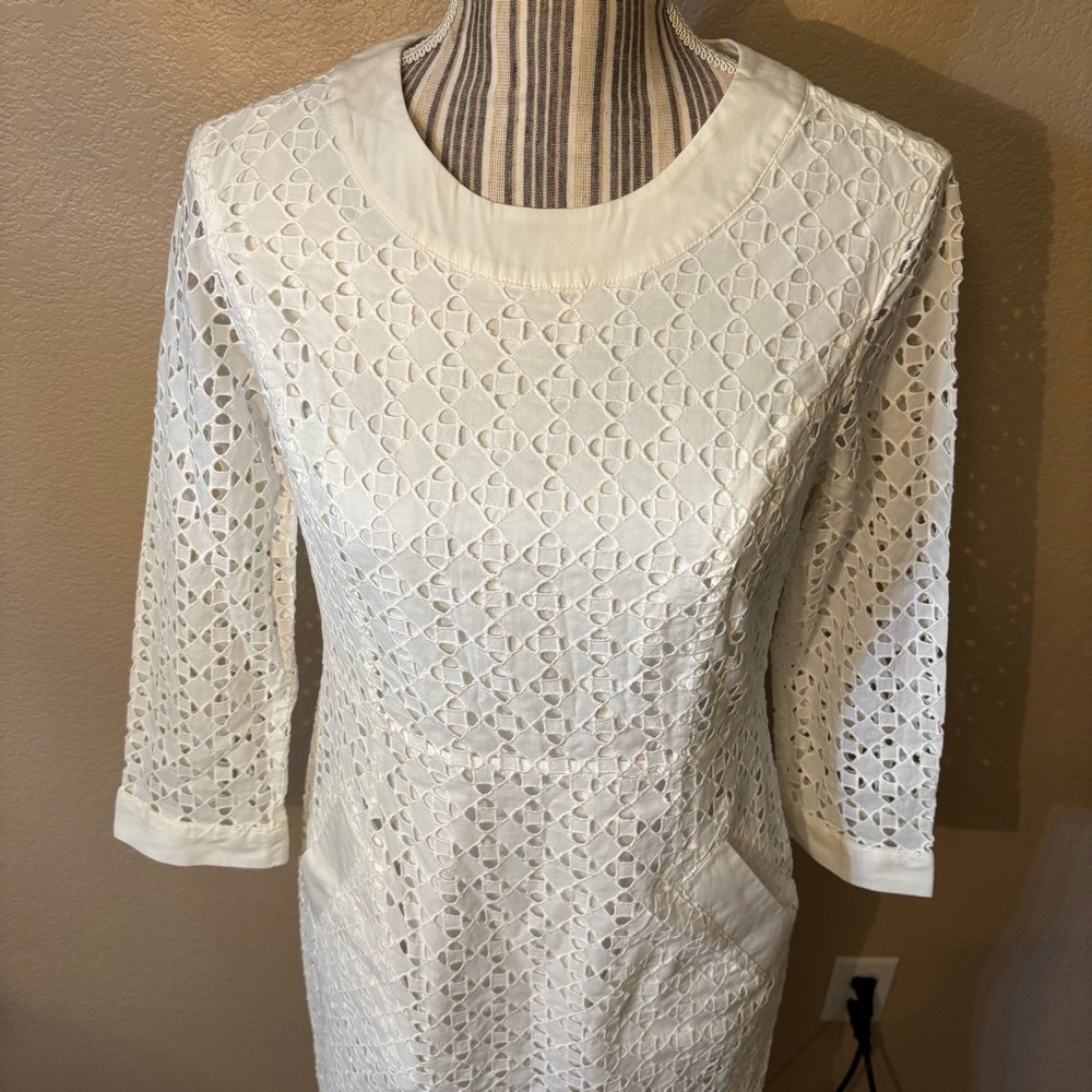 Lands' End Dress Size 4 White Eyelet 3/4 Sleeve Shift Dress Pockets Cotton Lace - Picture 4 of 16